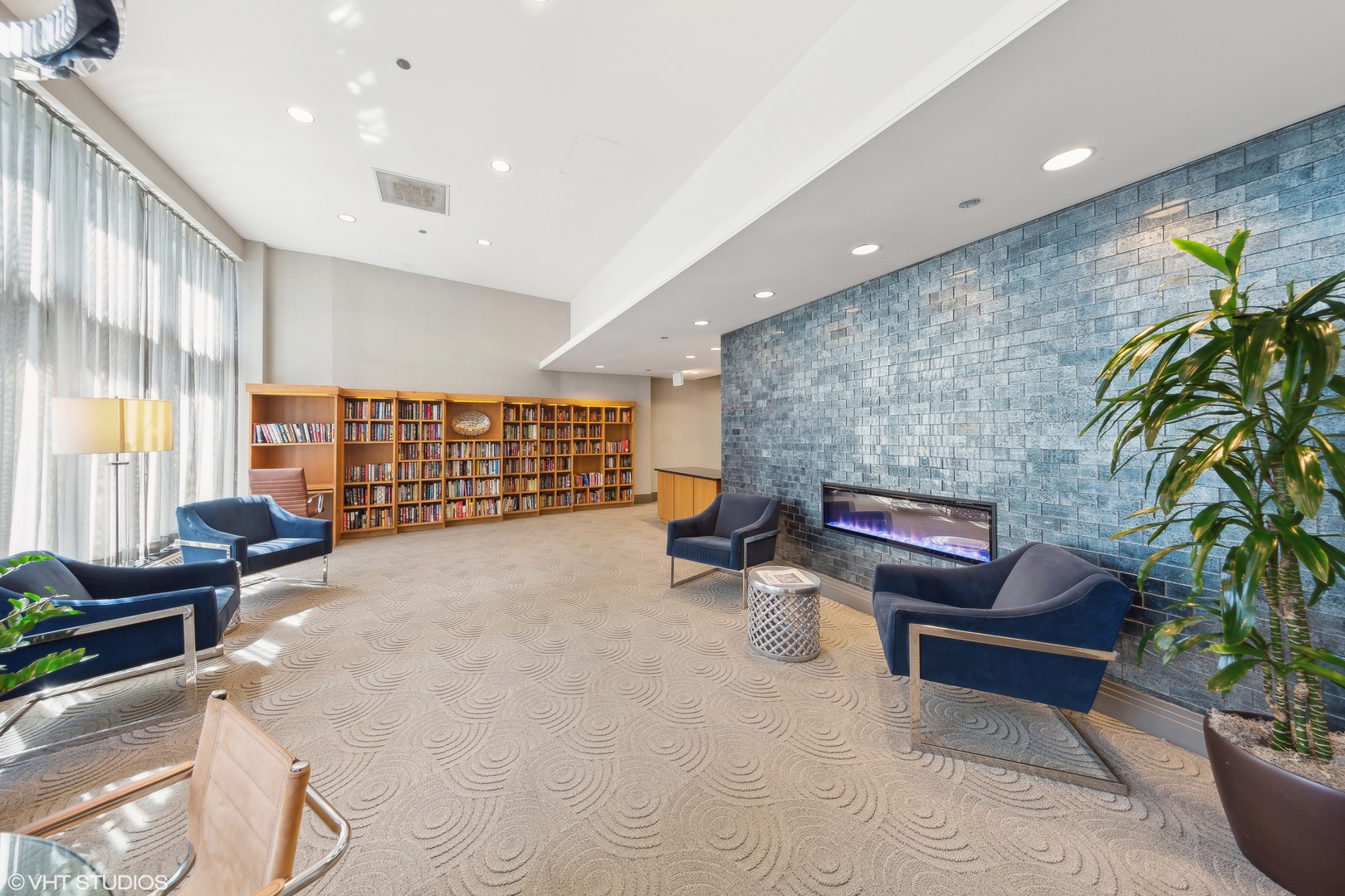 420 E WATERSIDE Drive Unit: 1013
