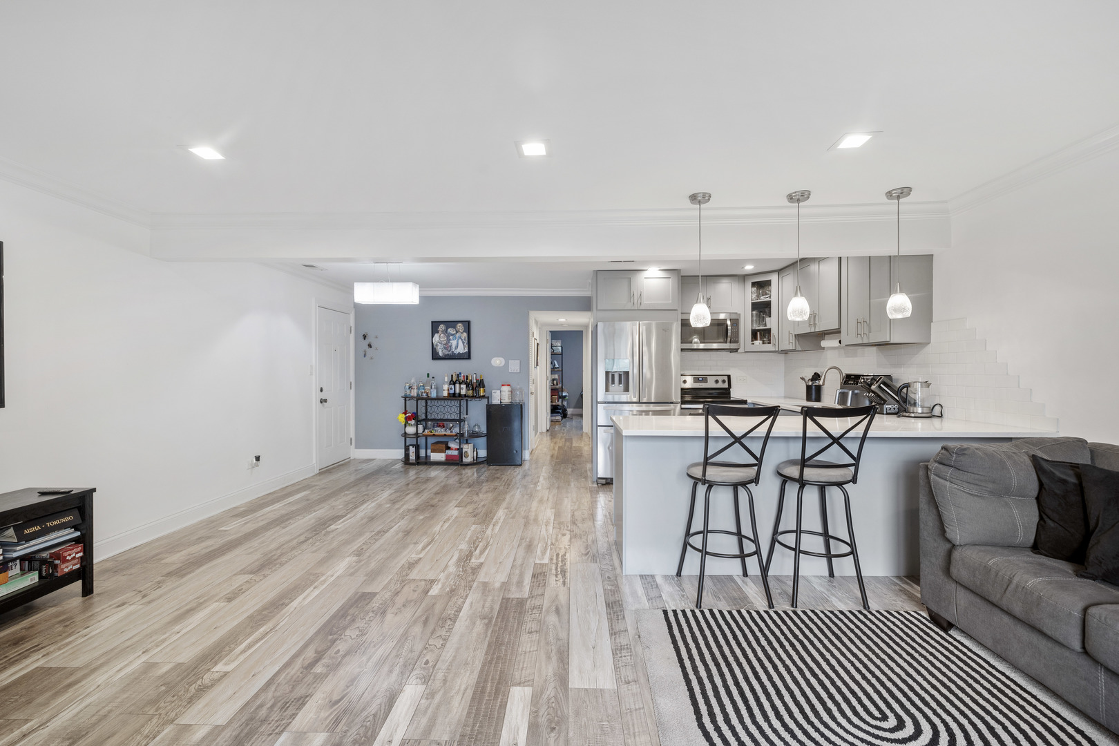 9654 Nottingham Avenue Unit: 2D