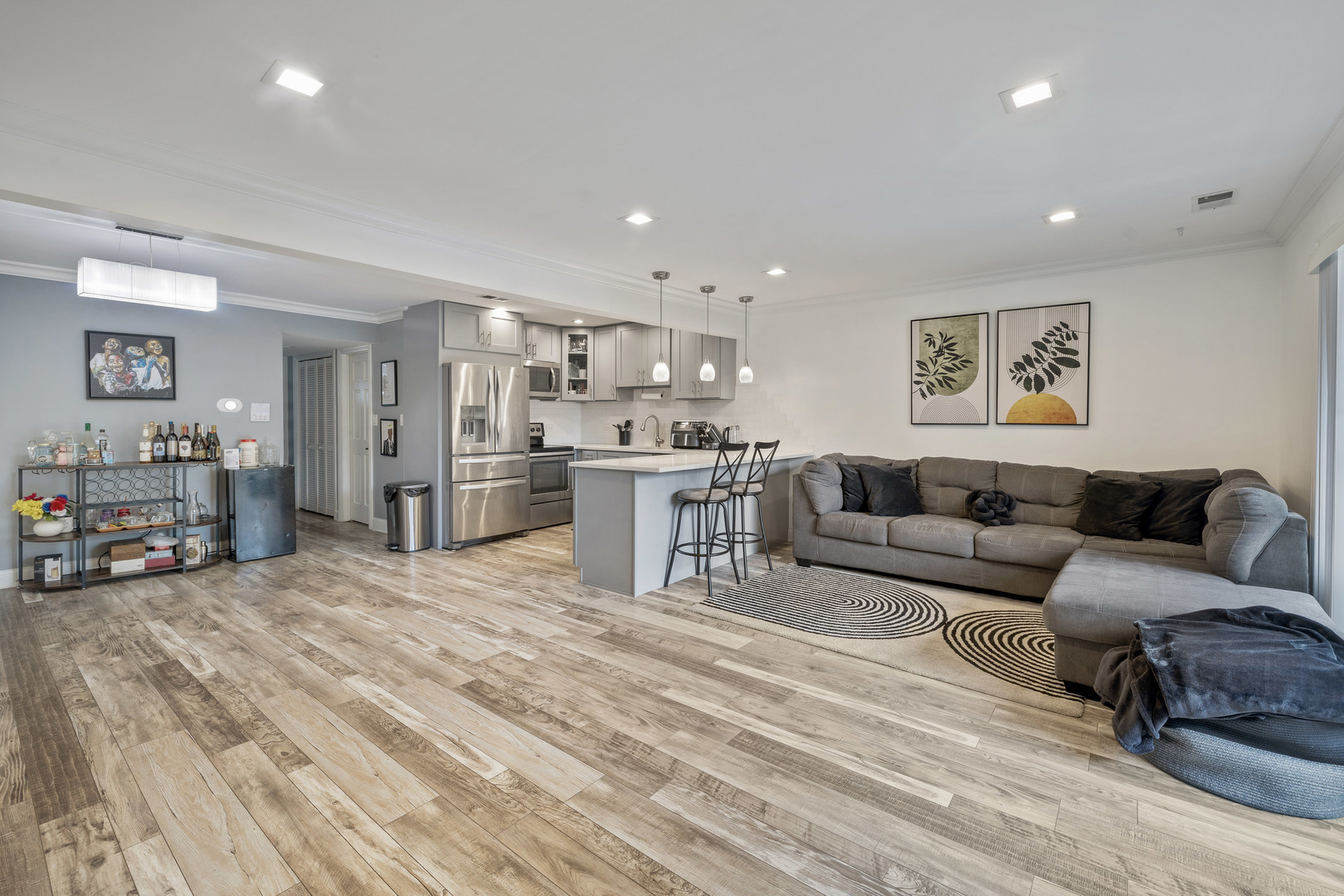 9654 Nottingham Avenue Unit: 2D