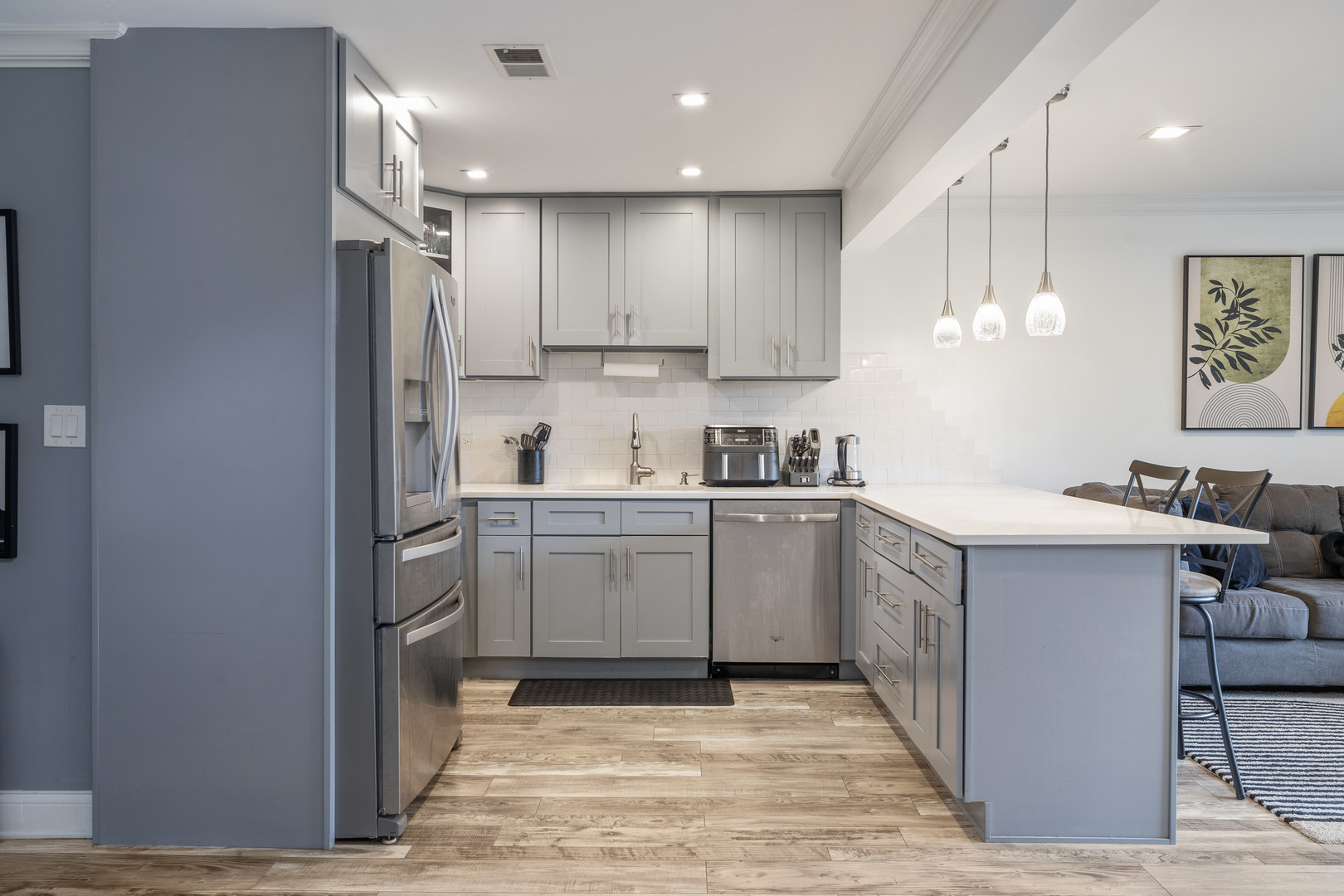9654 Nottingham Avenue Unit: 2D