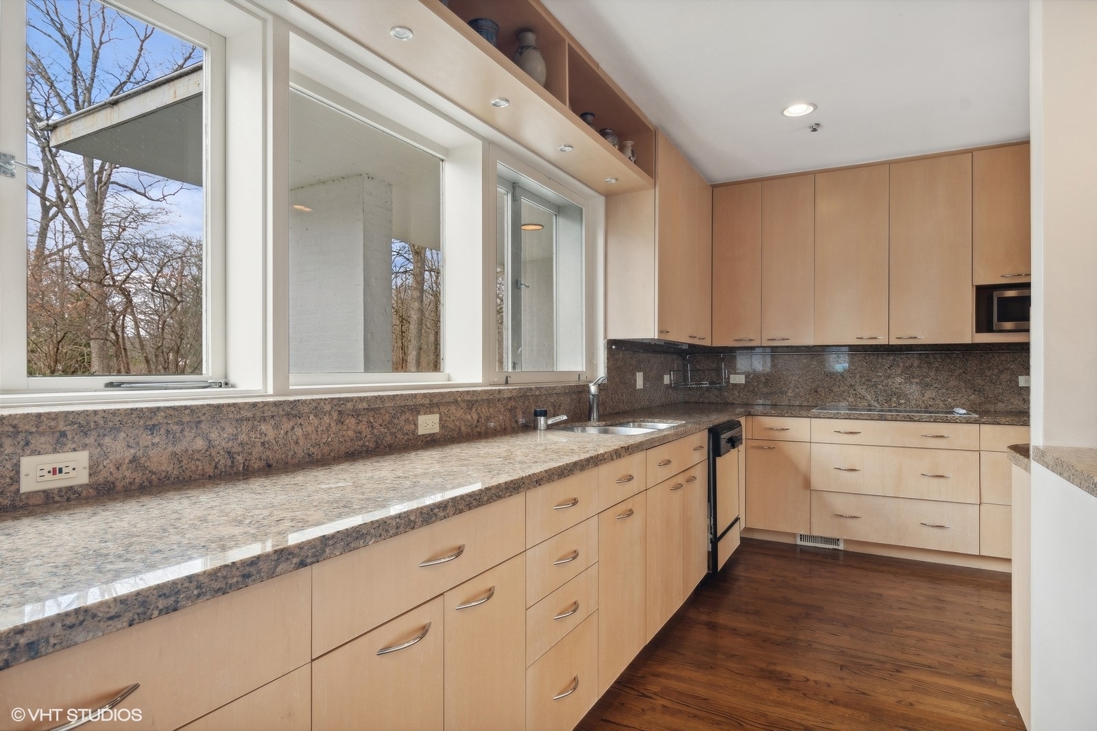 155 S Deere Park Drive