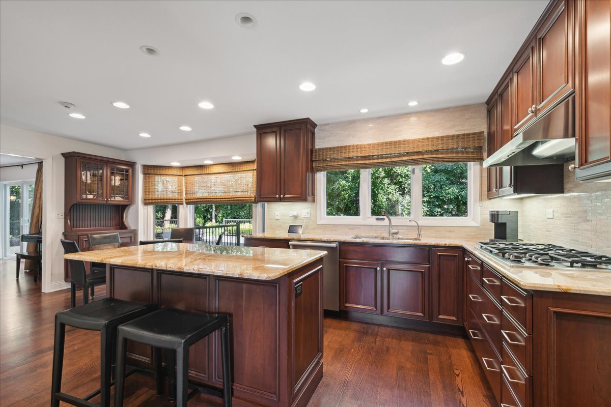 140 Doral Court