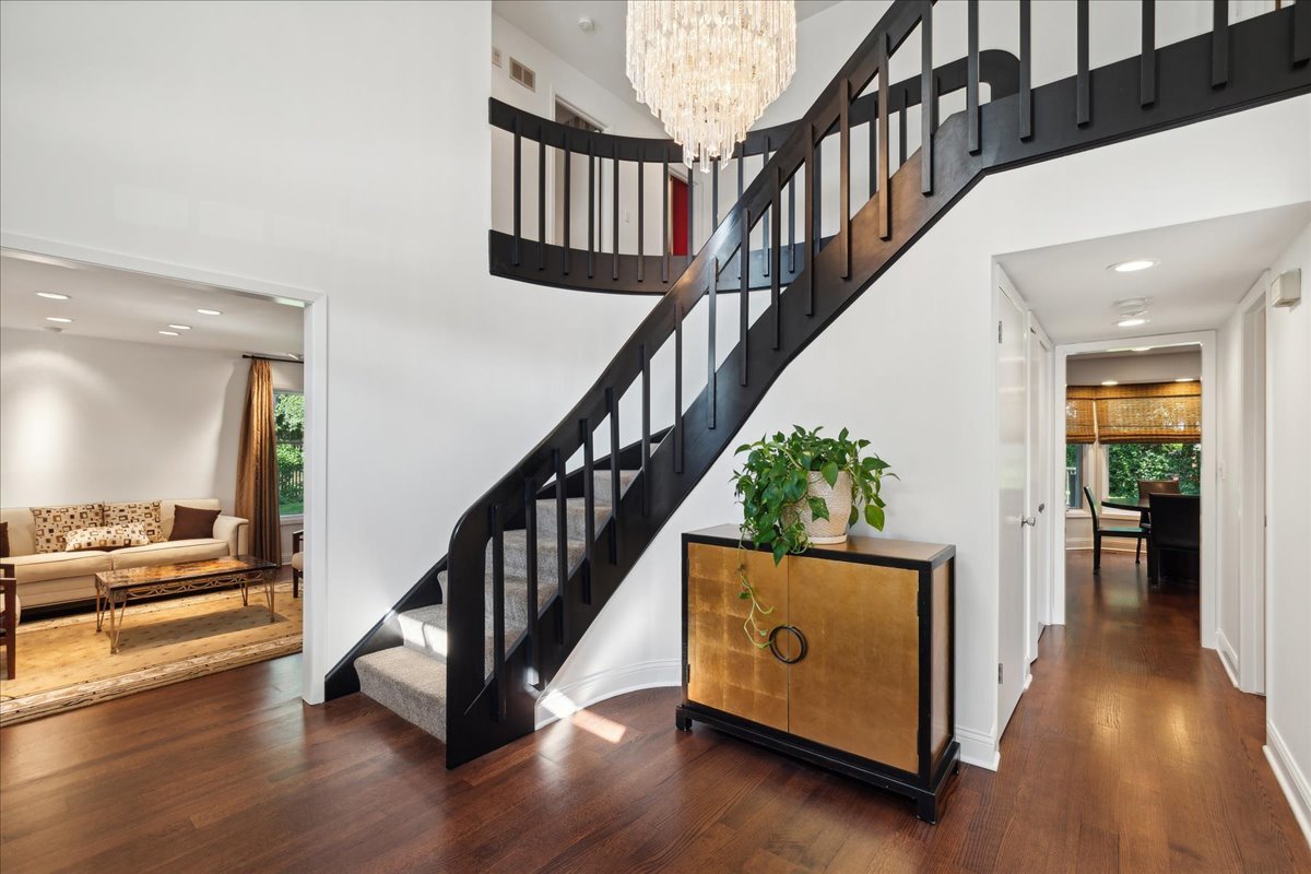 140 Doral Court