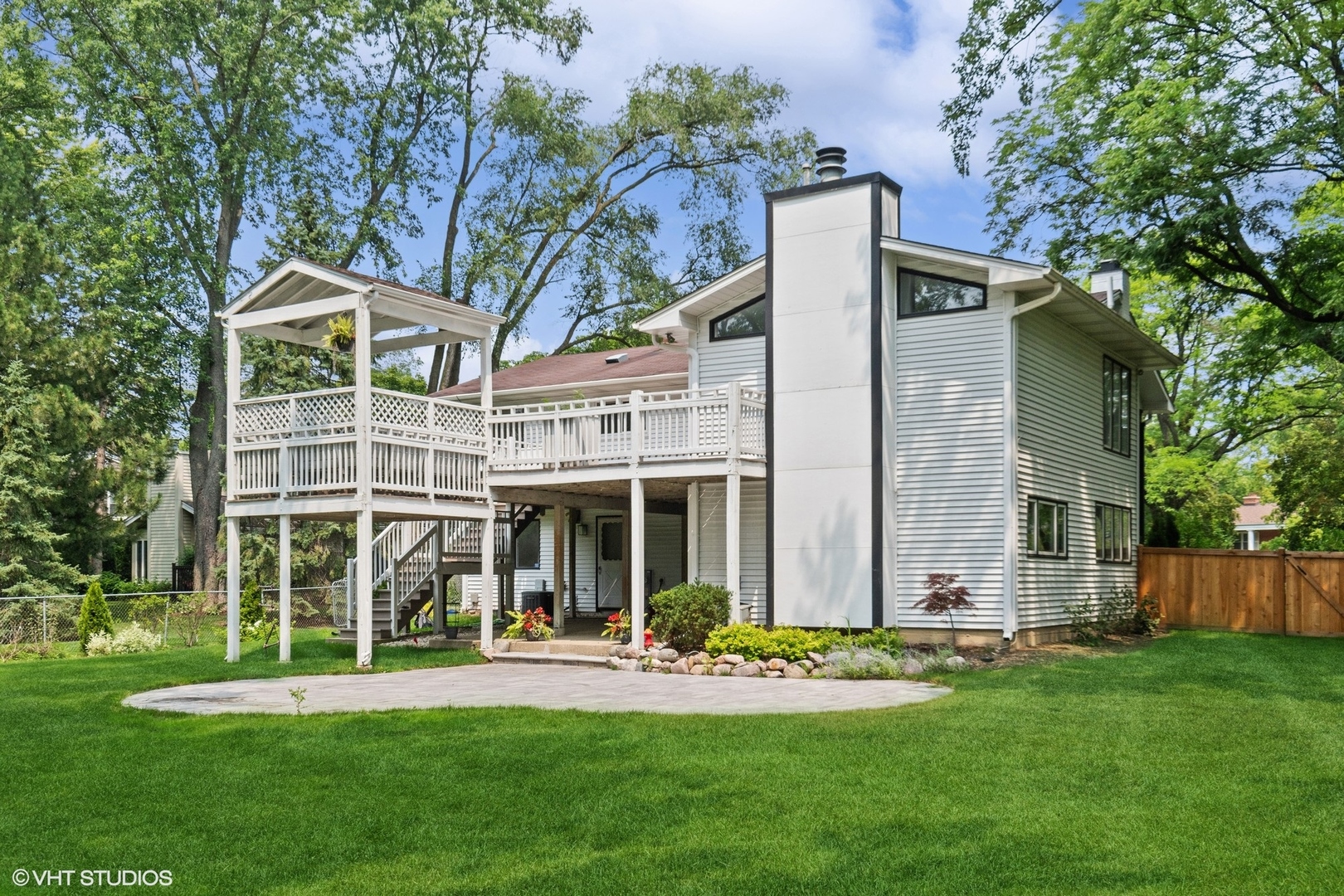 16 Red Oak Lane
