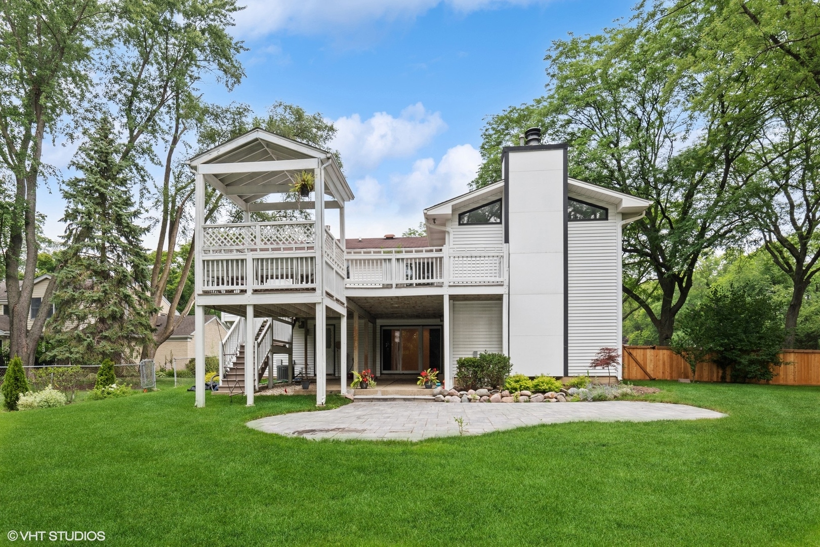 16 Red Oak Lane