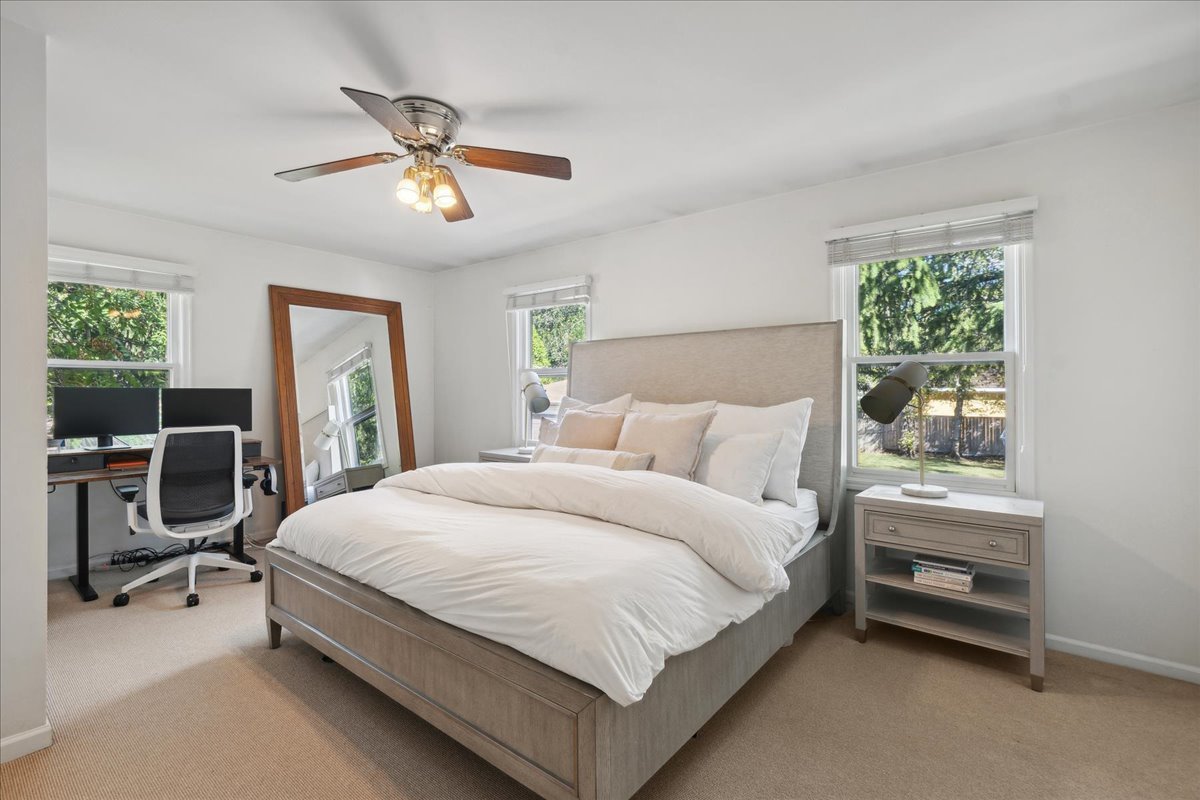 1037 Sheridan Road
