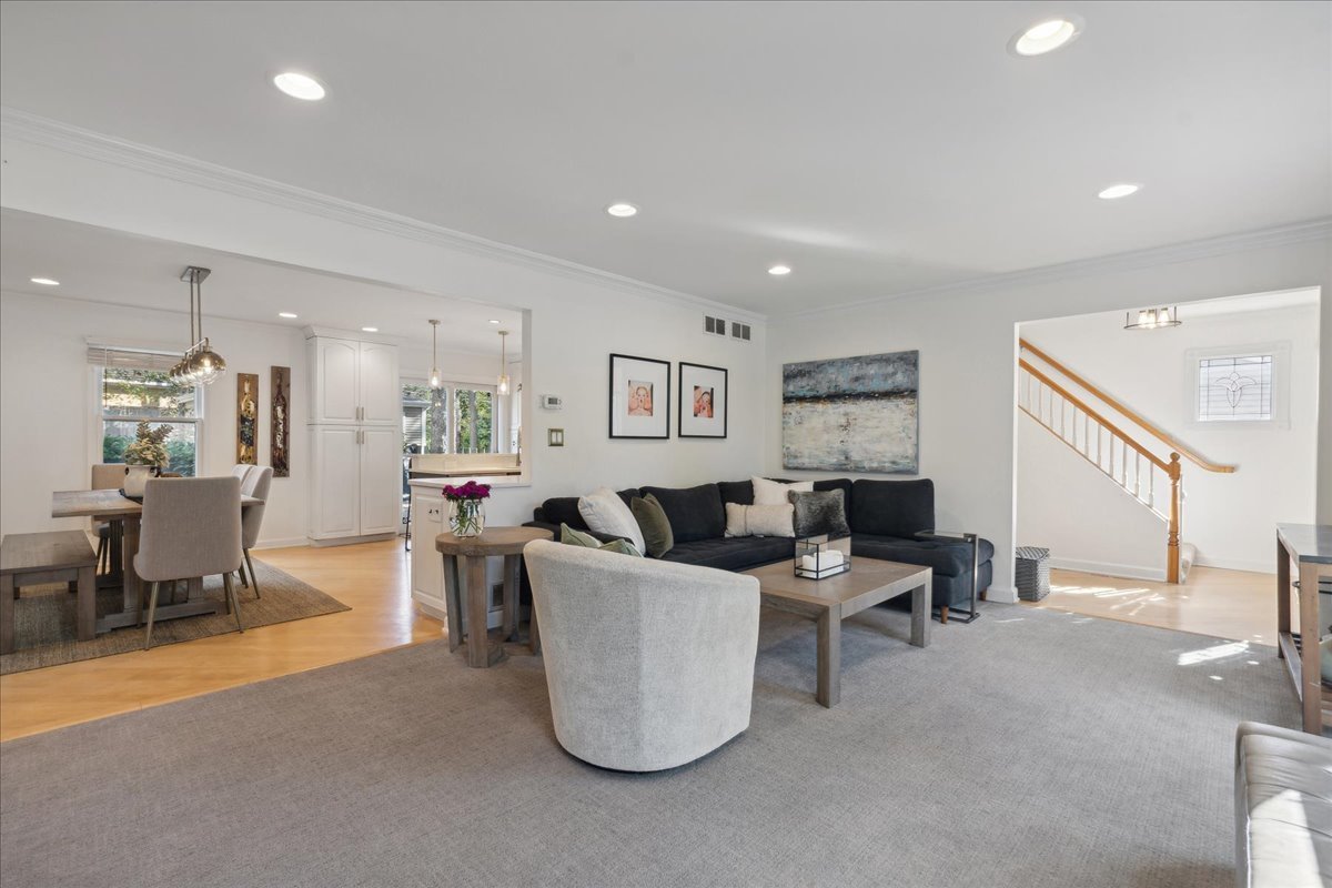 1037 Sheridan Road