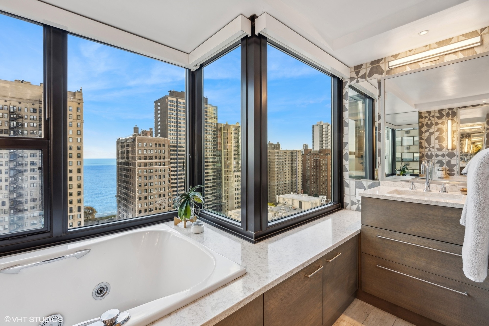 1501 N State Parkway Unit: 20E