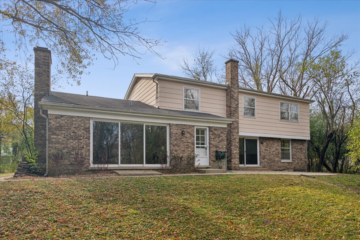 1305 Warwick Court