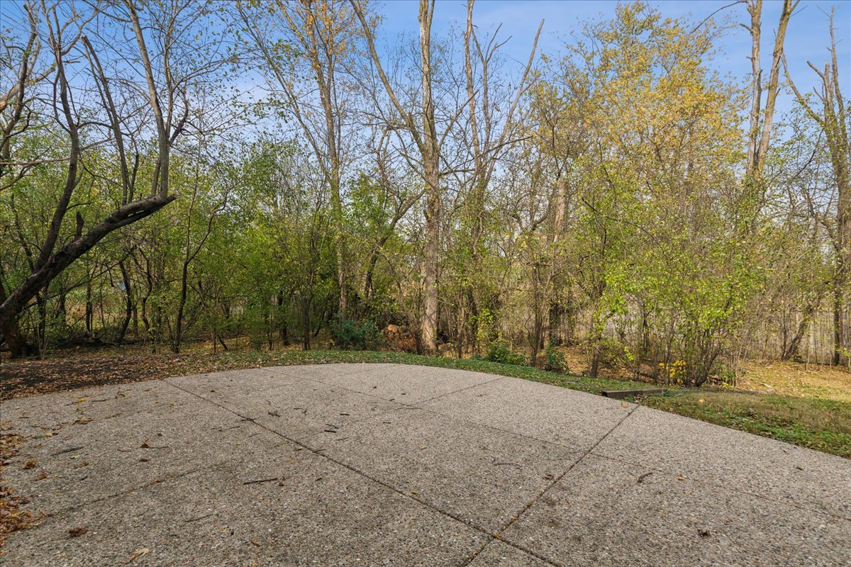 1305 Warwick Court