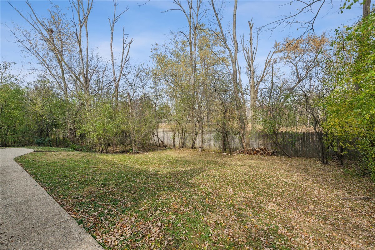1305 Warwick Court