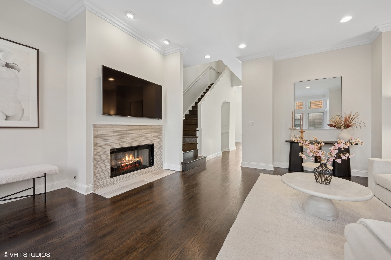 1709 W SURF Street