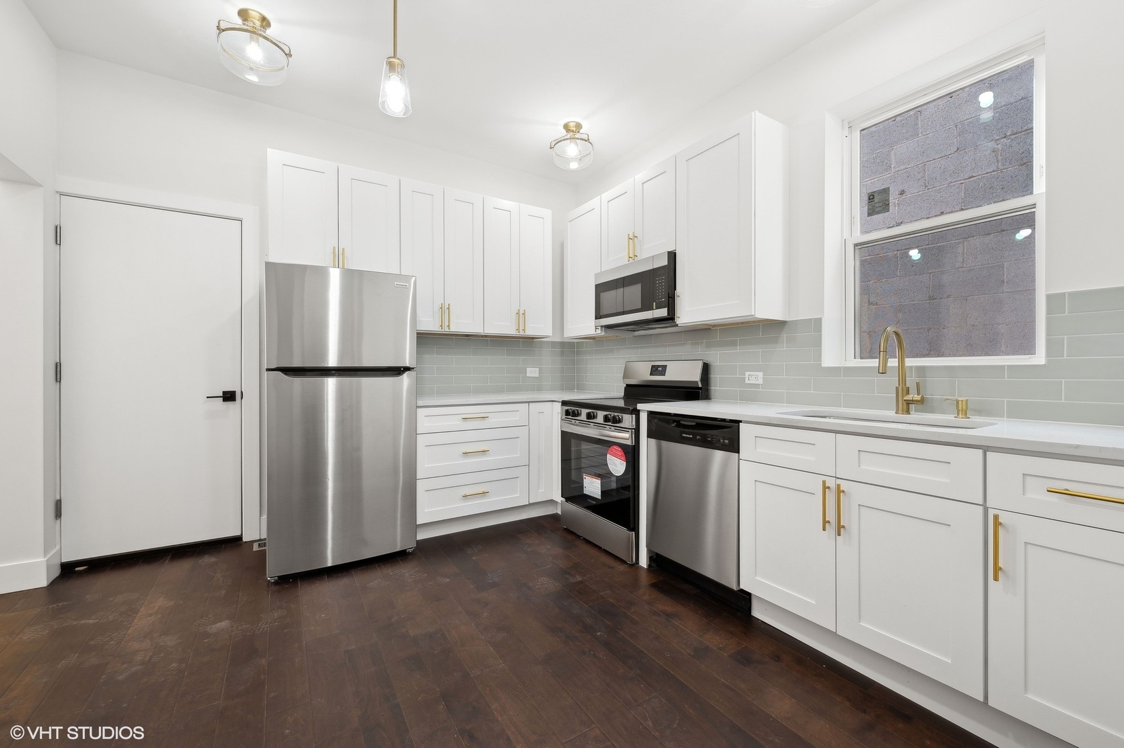 2313 W Fullerton Avenue Unit: 1