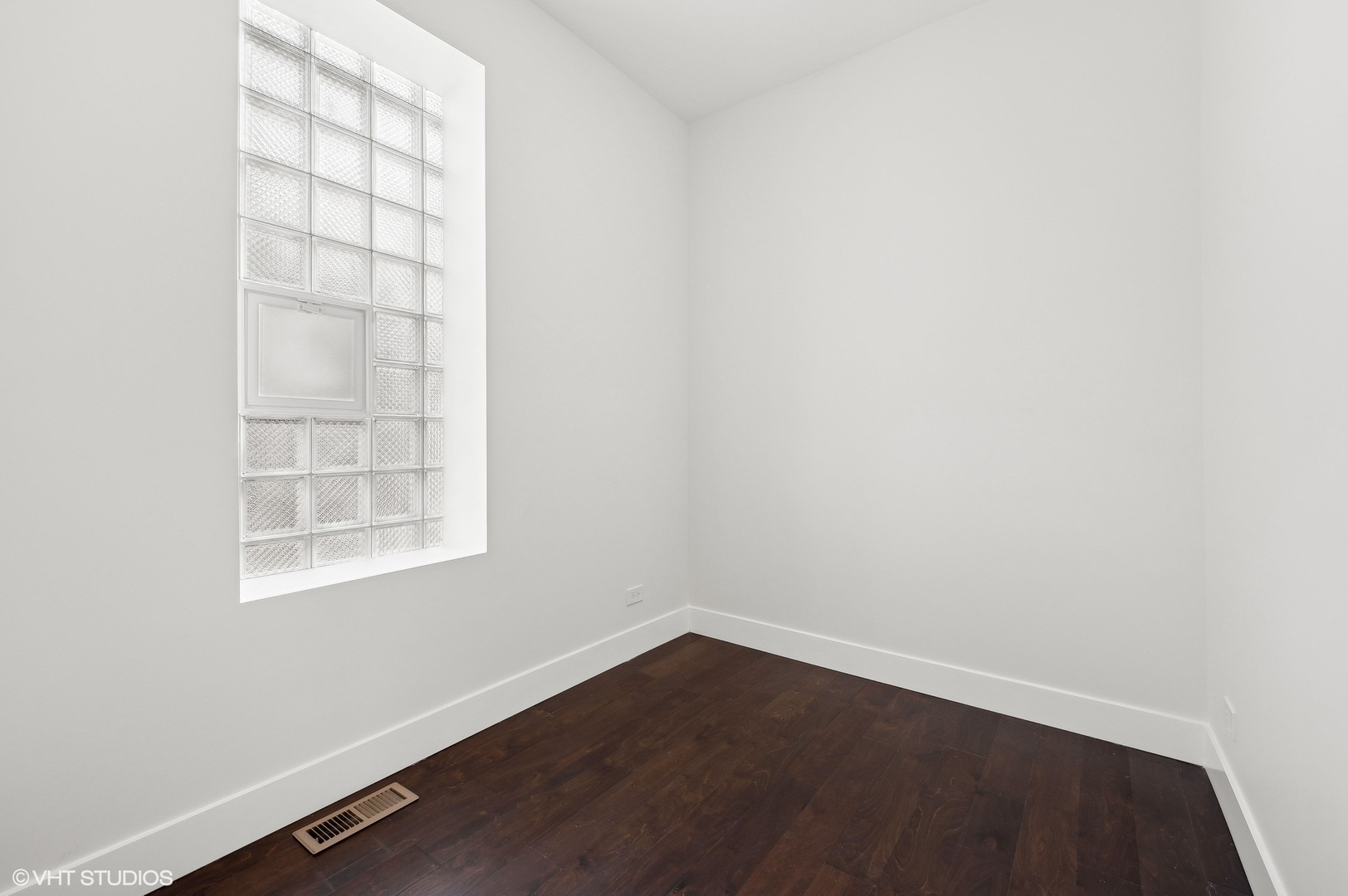 2313 W Fullerton Avenue Unit: 1