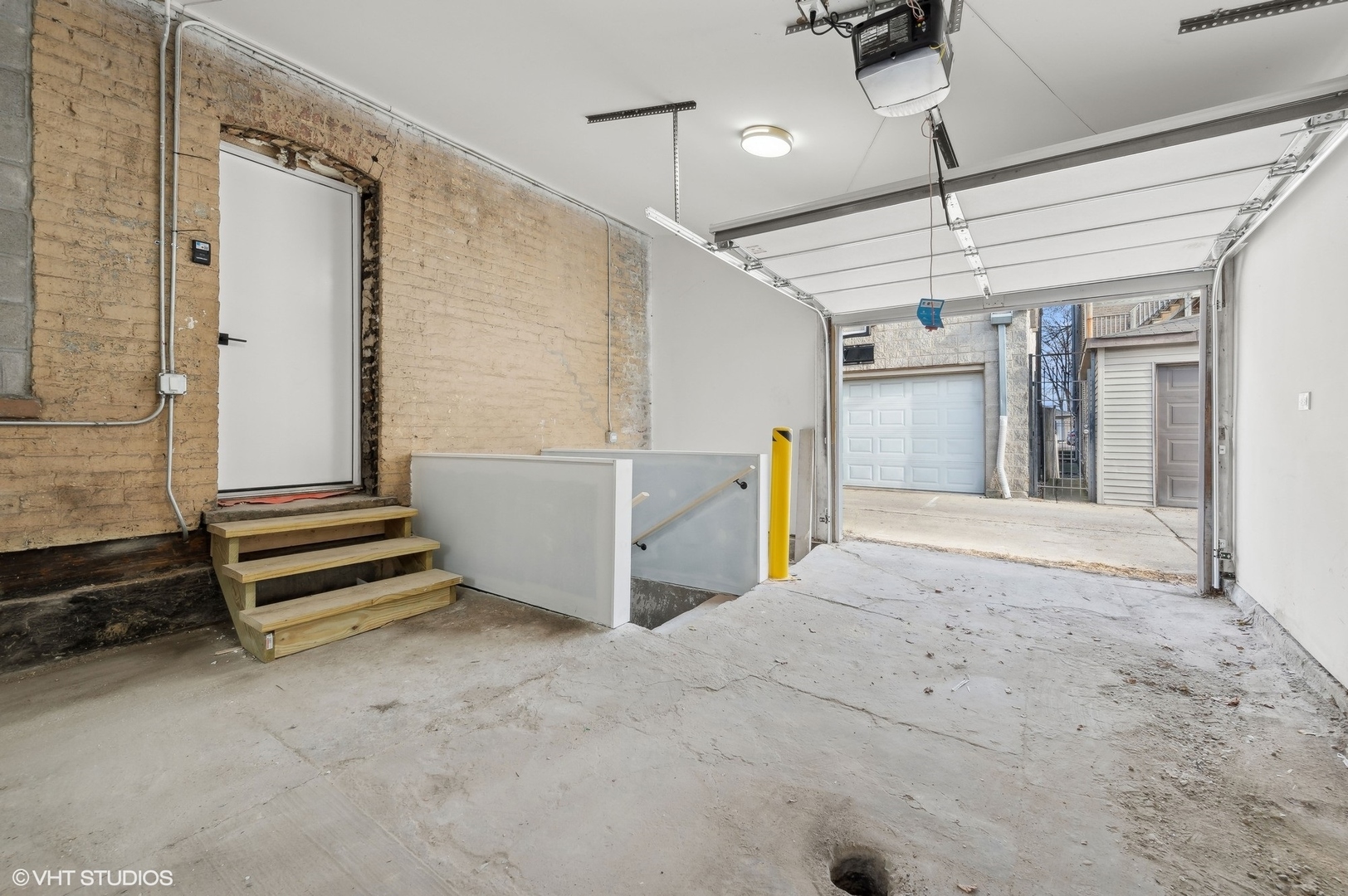 2313 W Fullerton Avenue Unit: 1