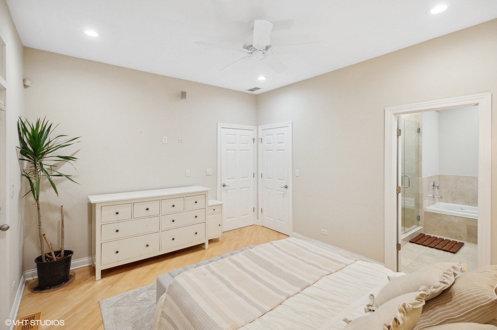 1849 W ARMITAGE Avenue Unit: 2