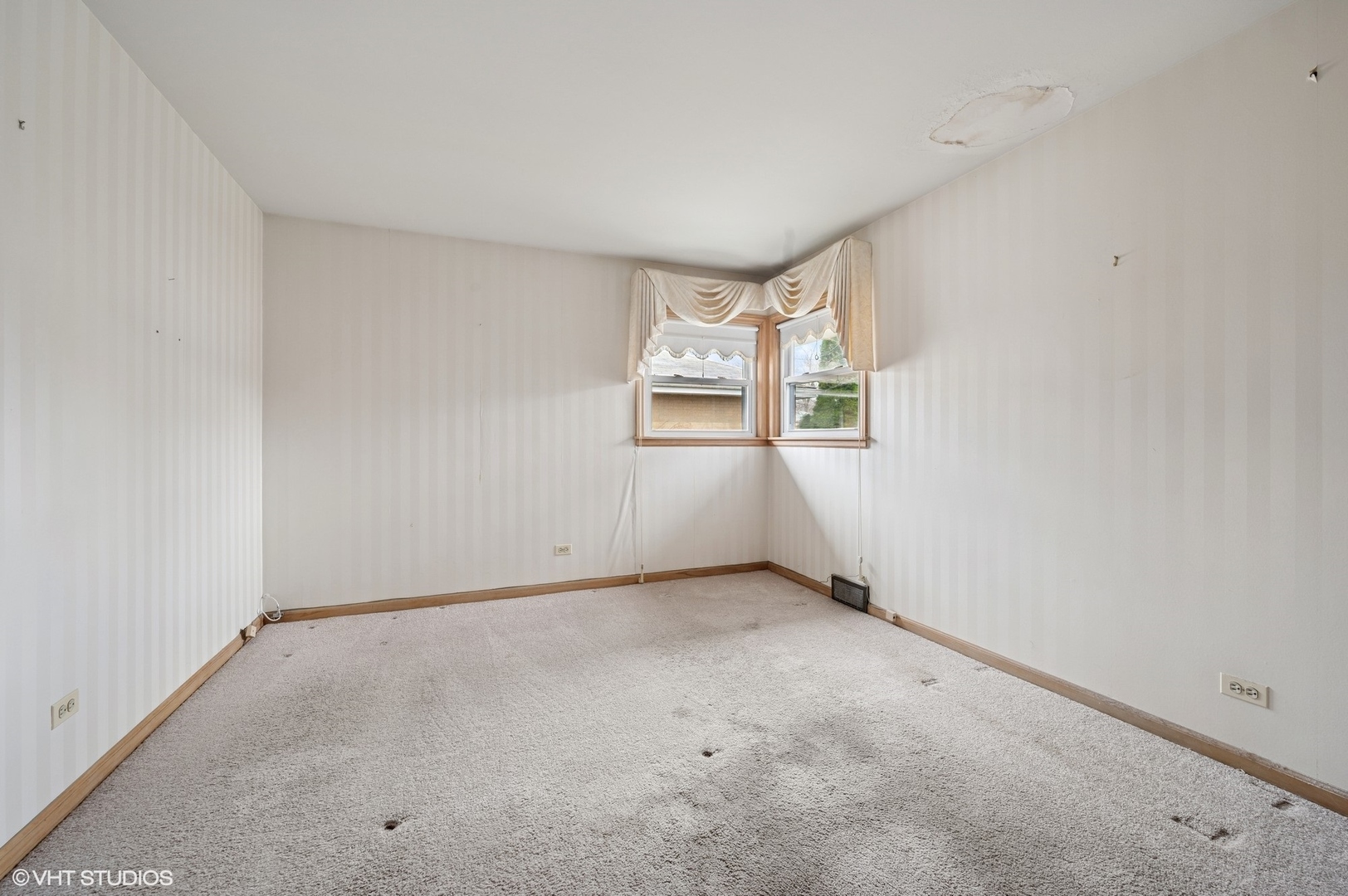 213 N Forest Avenue
