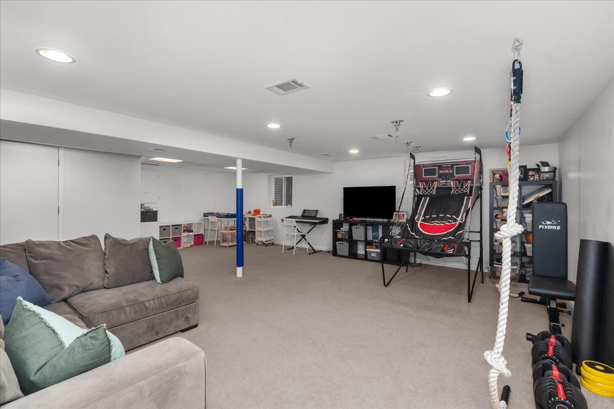 1680 Dartmouth Lane