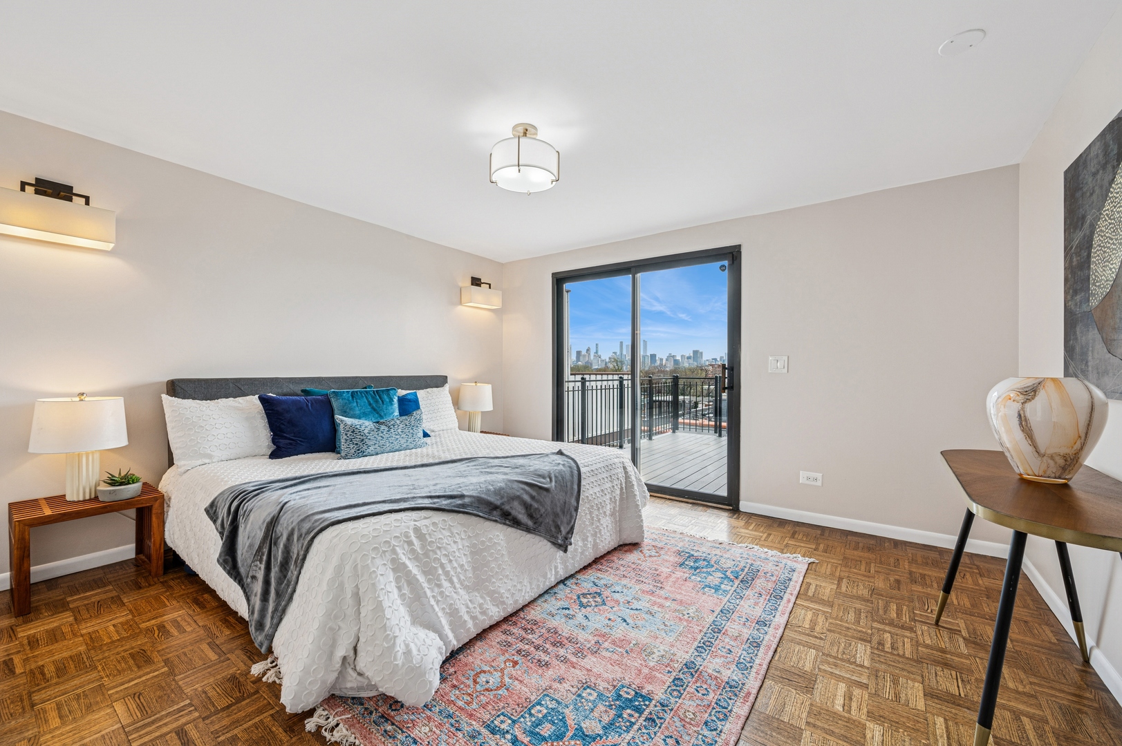 2525 N Sheffield Avenue Unit: 4C