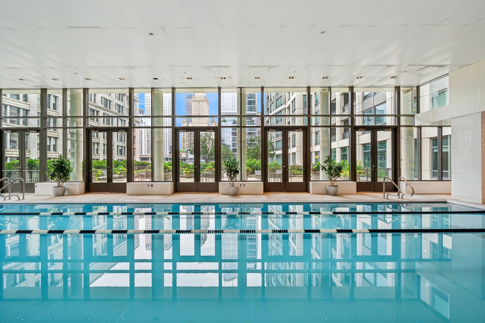 130 N GARLAND Court Unit: 1608