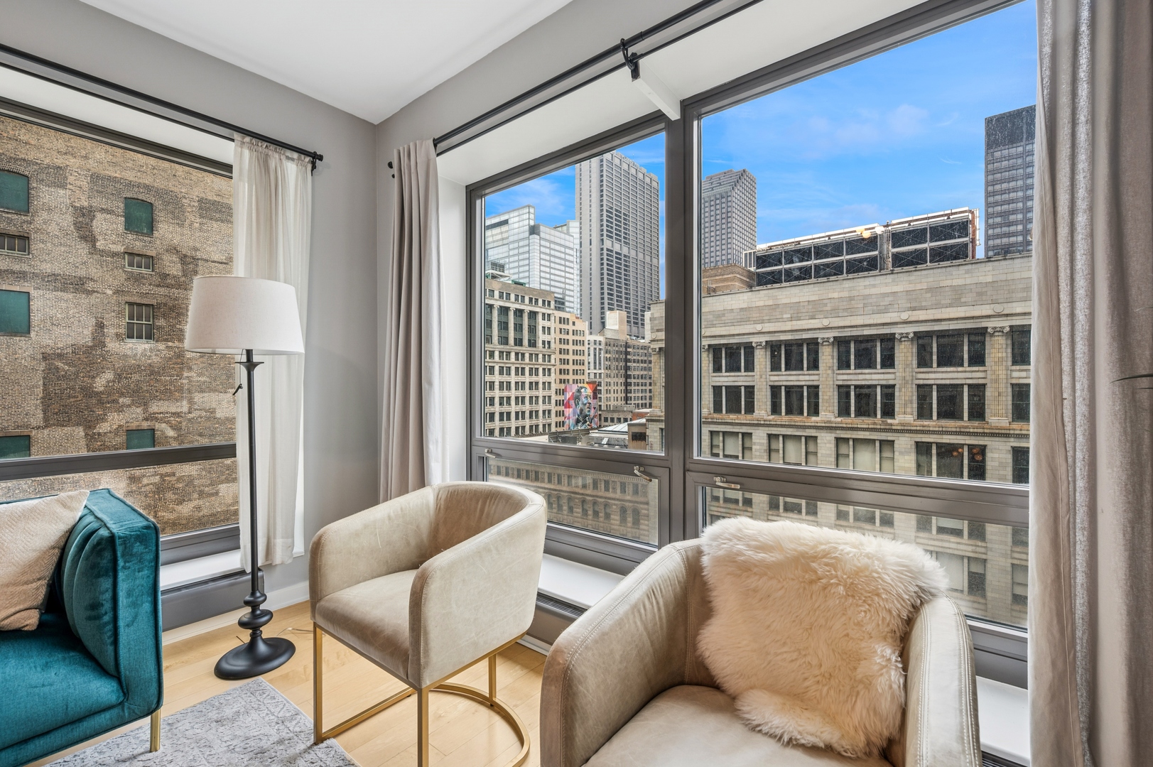 130 N GARLAND Court Unit: 1608
