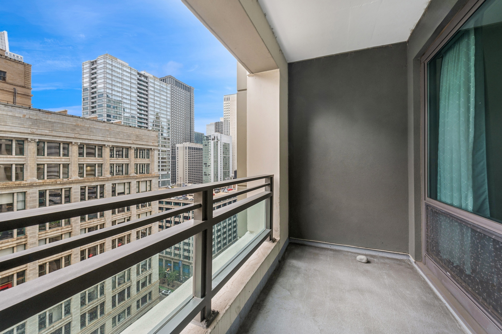 130 N GARLAND Court Unit: 1608