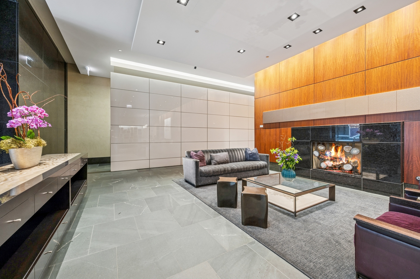 130 N GARLAND Court Unit: 1608
