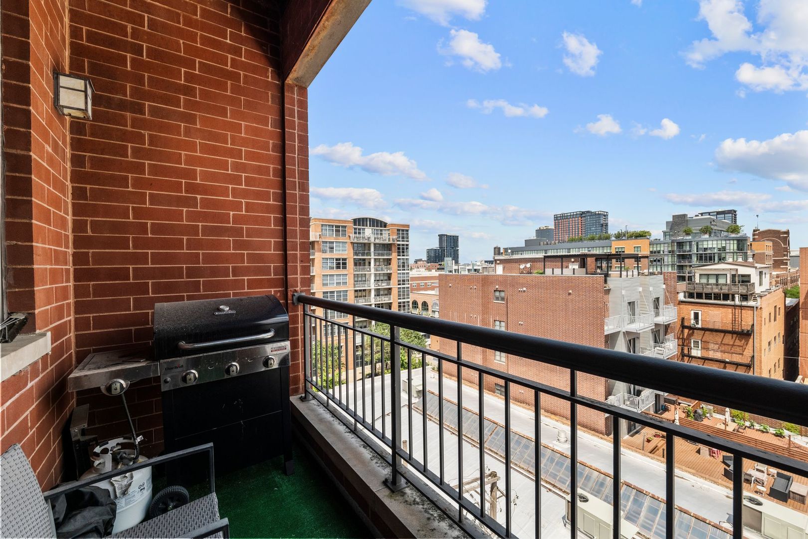 1148 W Monroe Street Unit: 6NE