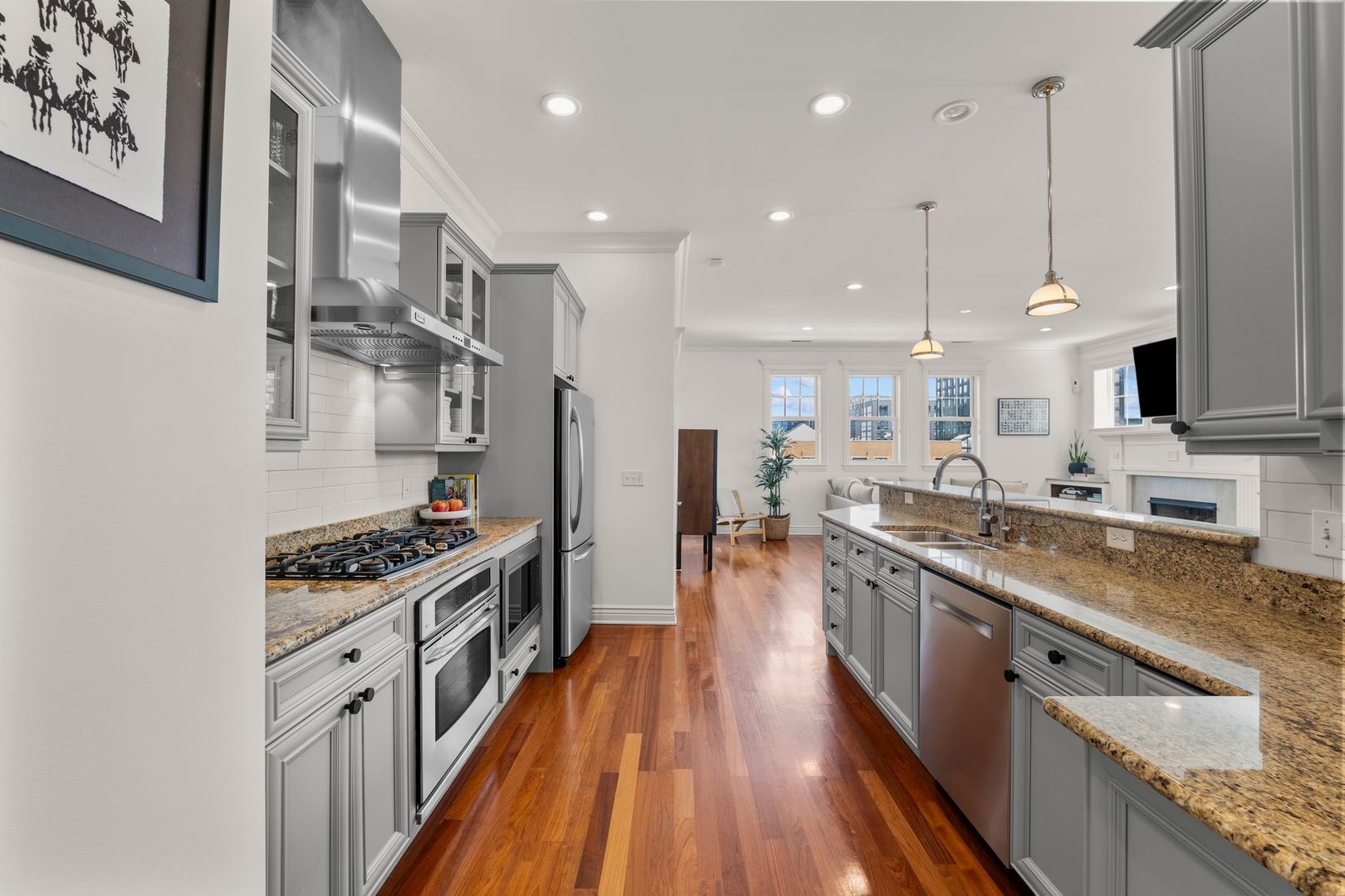 1148 W Monroe Street Unit: 6NE