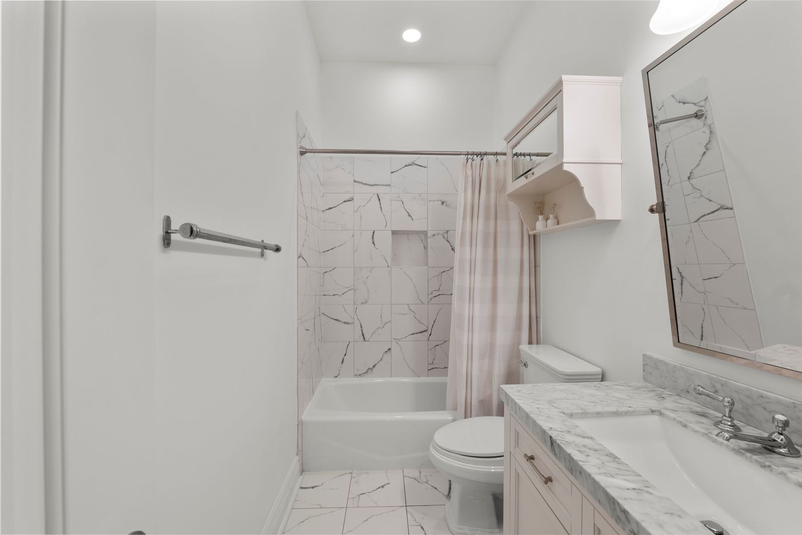 1148 W Monroe Street Unit: 6NE