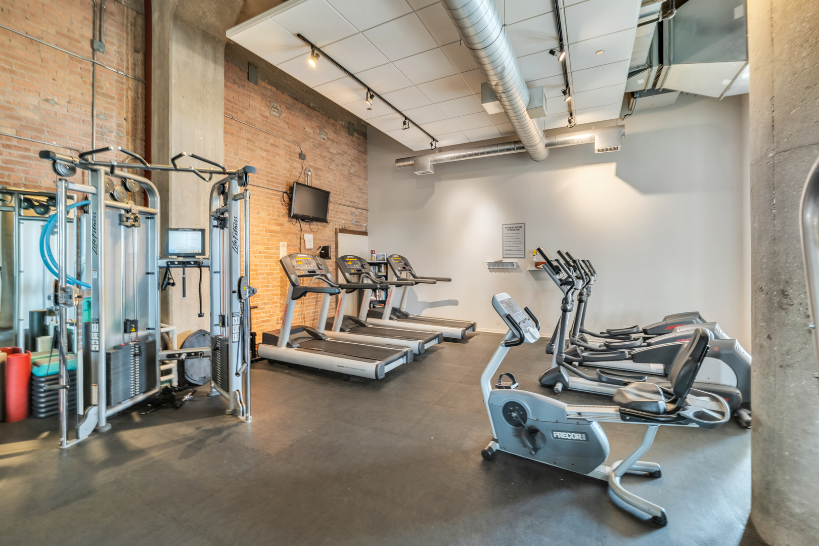 900 N Kingsbury Street Unit: 830