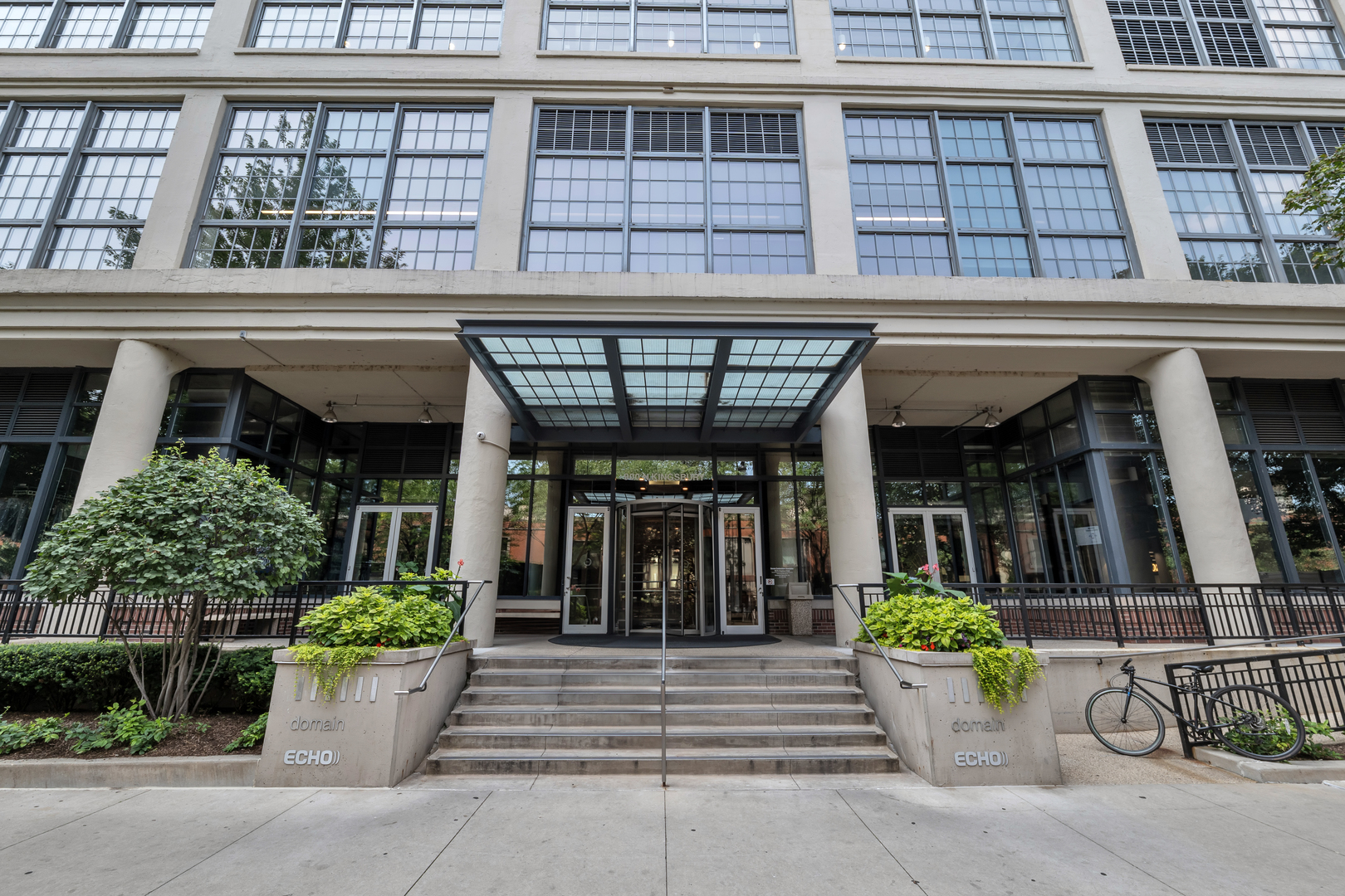 900 N Kingsbury Street Unit: 830