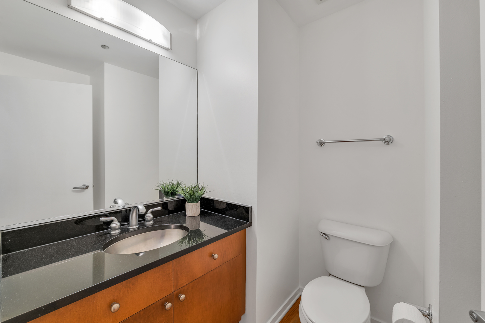 900 N Kingsbury Street Unit: 830