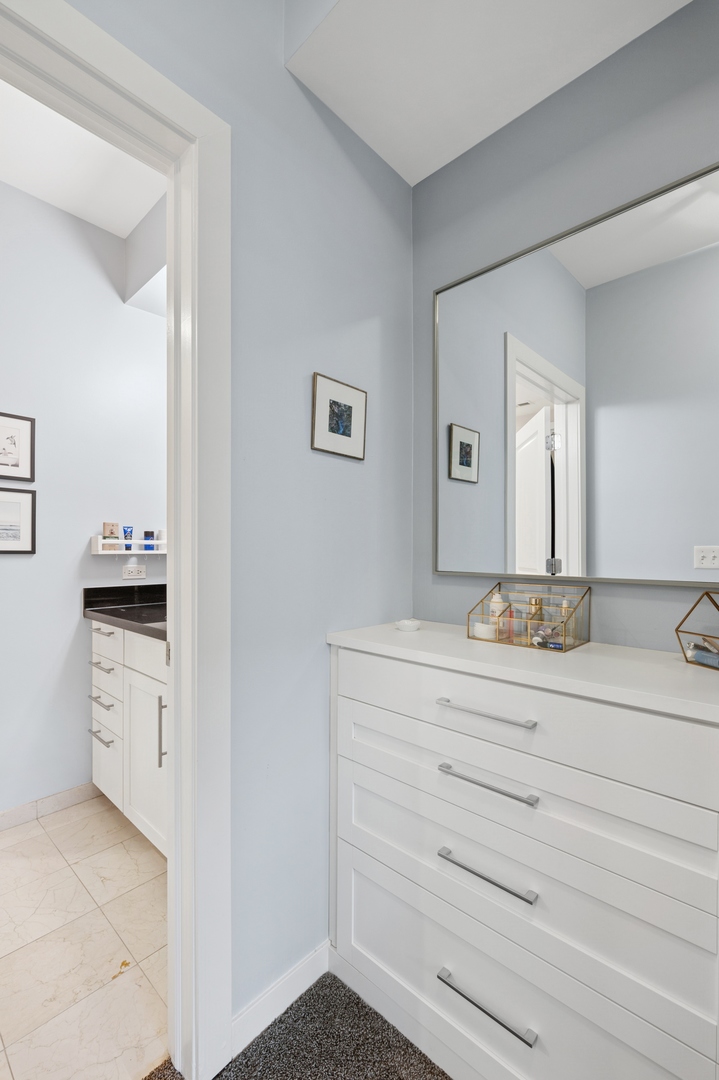 2065 N KEDZIE Avenue Unit: 112