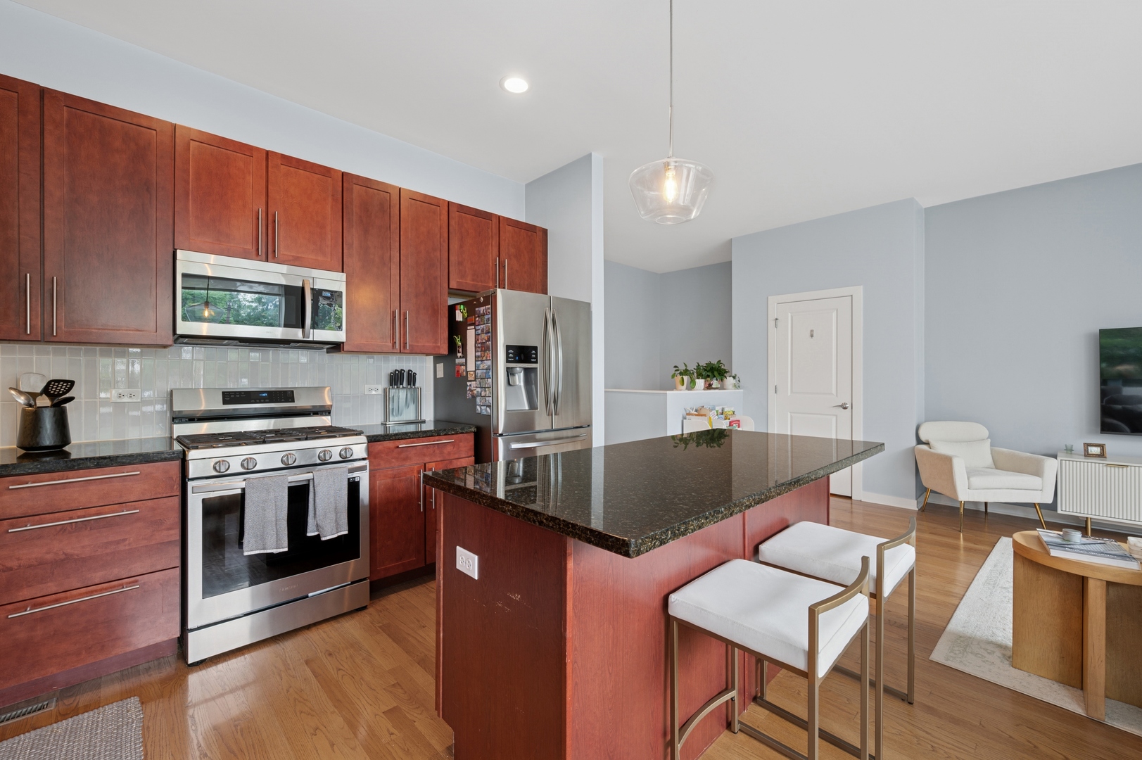 2065 N KEDZIE Avenue Unit: 112