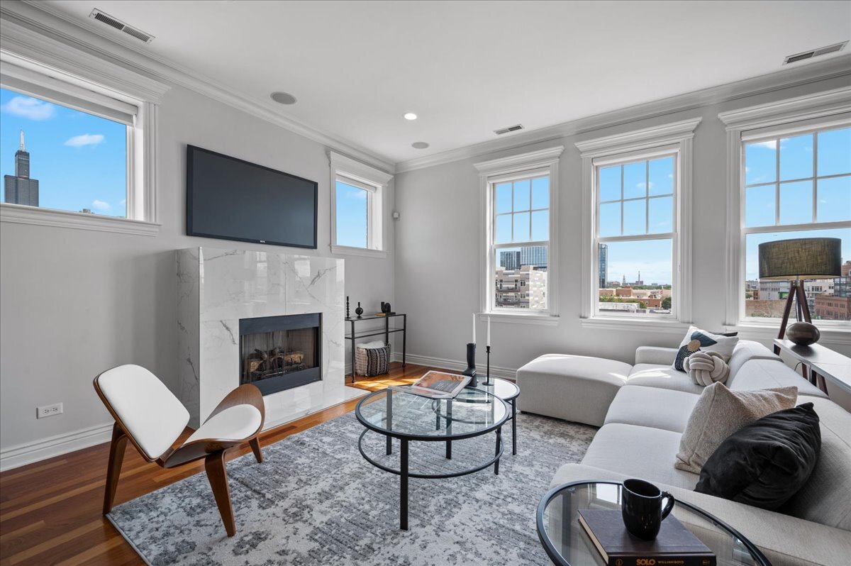 1148 W Monroe Street Unit: 6SE