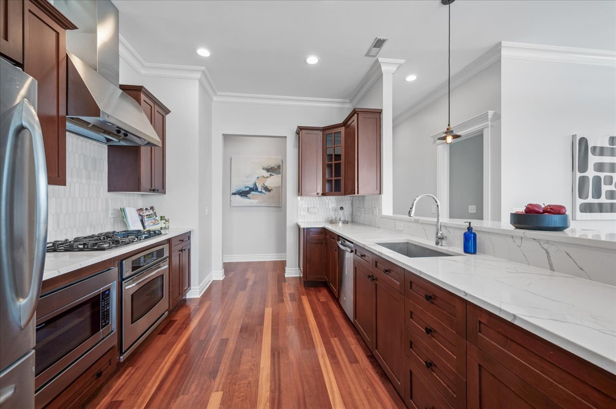 1148 W Monroe Street Unit: 6SE