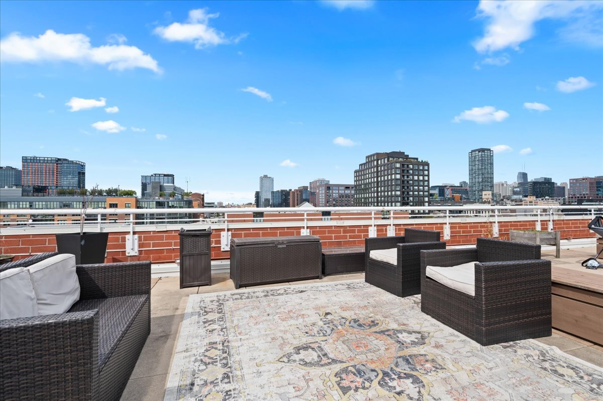1148 W Monroe Street Unit: 6SE