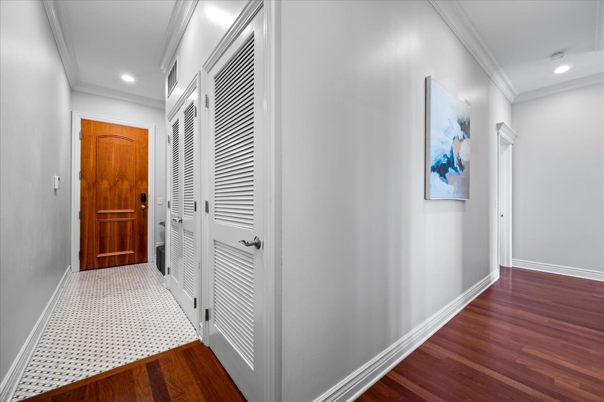 1148 W Monroe Street Unit: 6SE