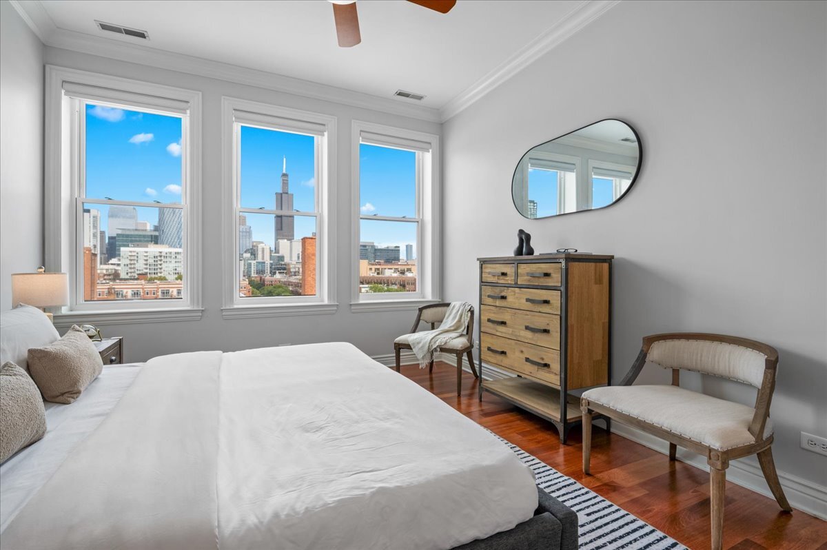 1148 W Monroe Street Unit: 6SE