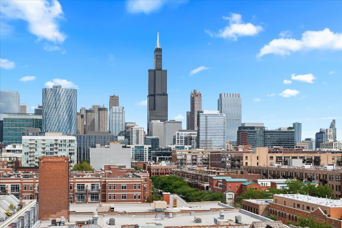 1148 W Monroe Street Unit: 6SE