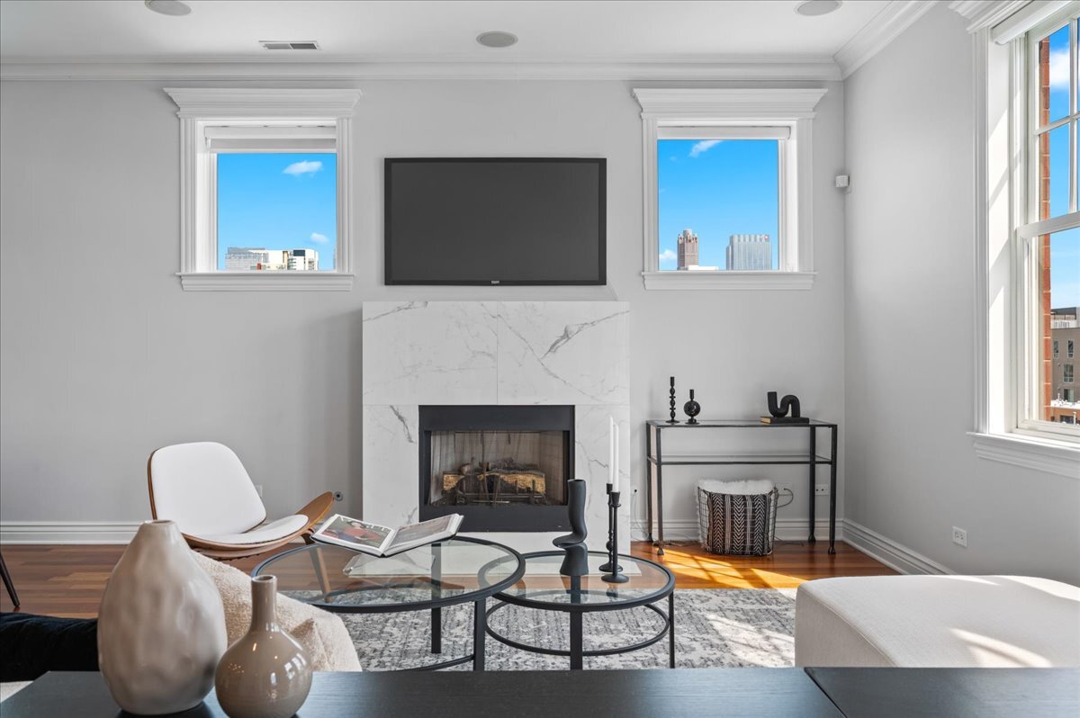 1148 W Monroe Street Unit: 6SE