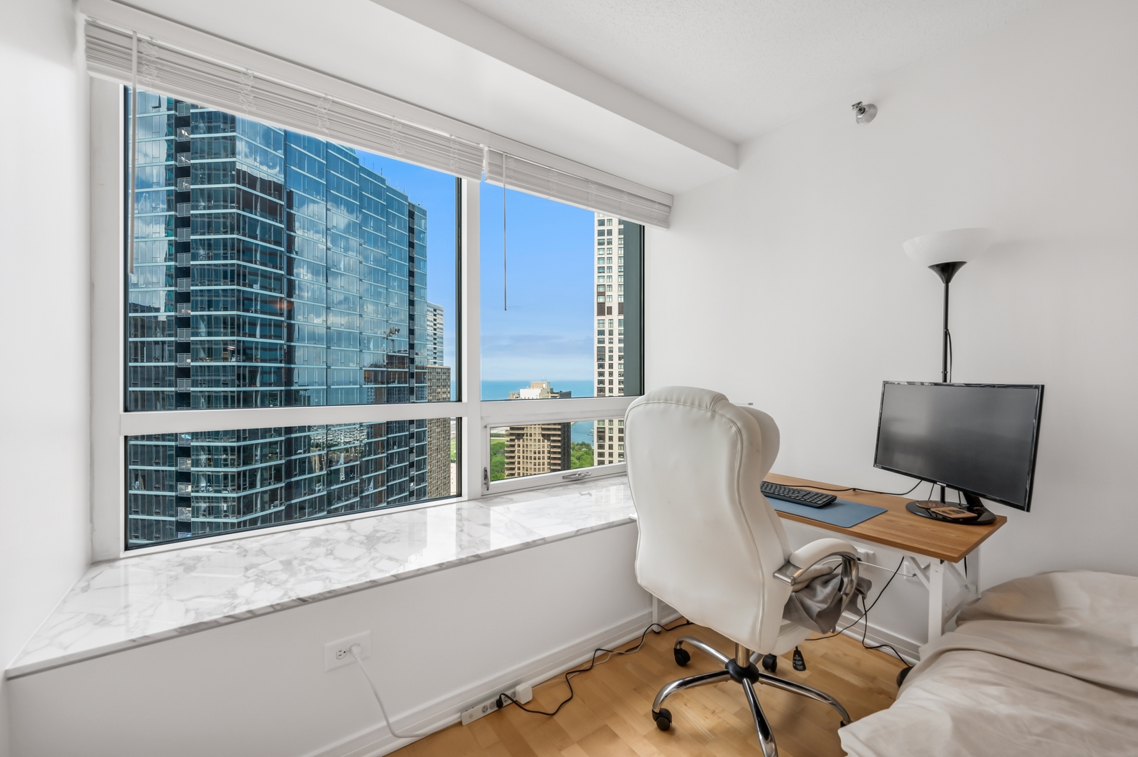 512 N McClurg Court Unit: 2902