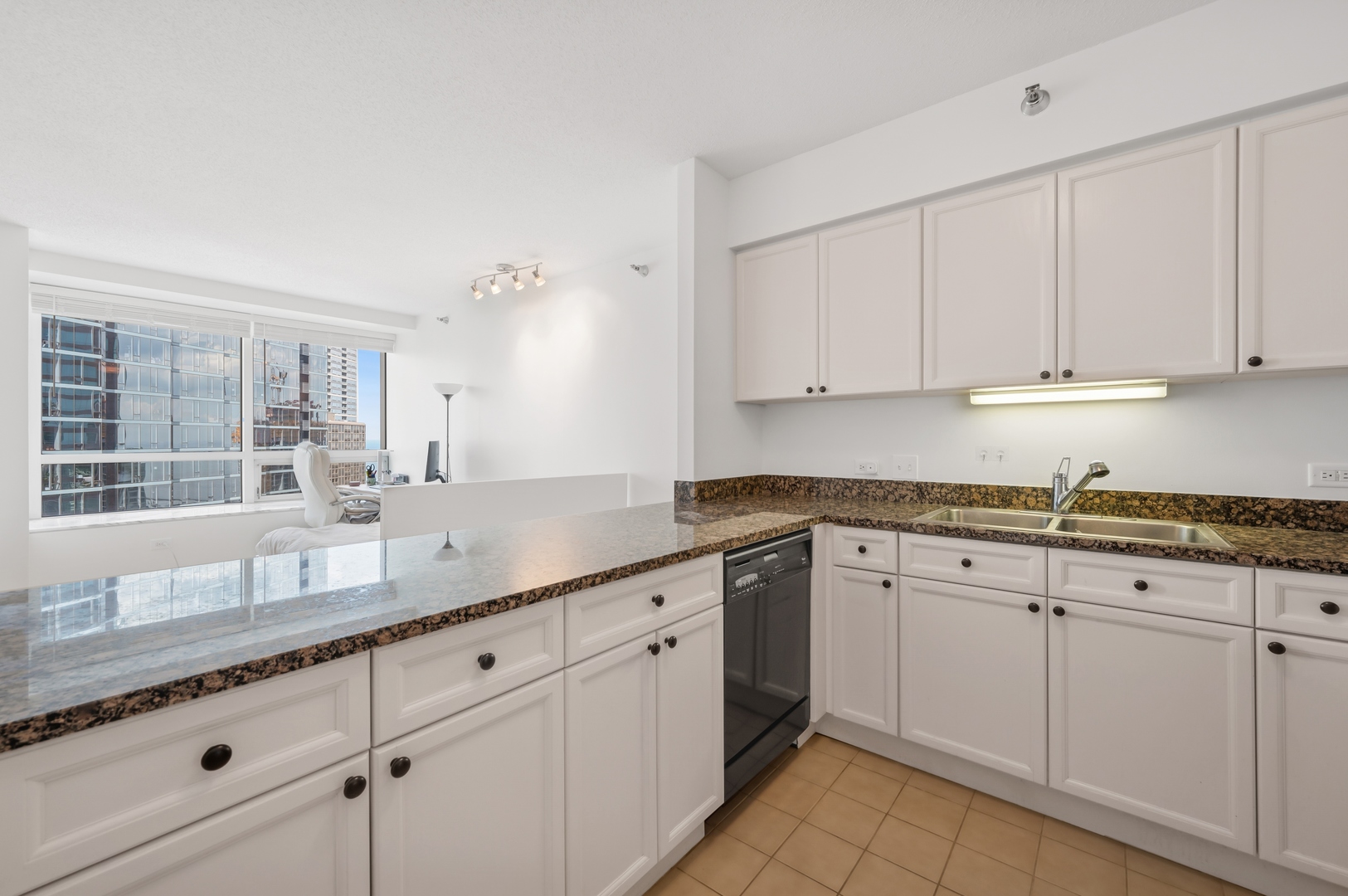 512 N McClurg Court Unit: 2902