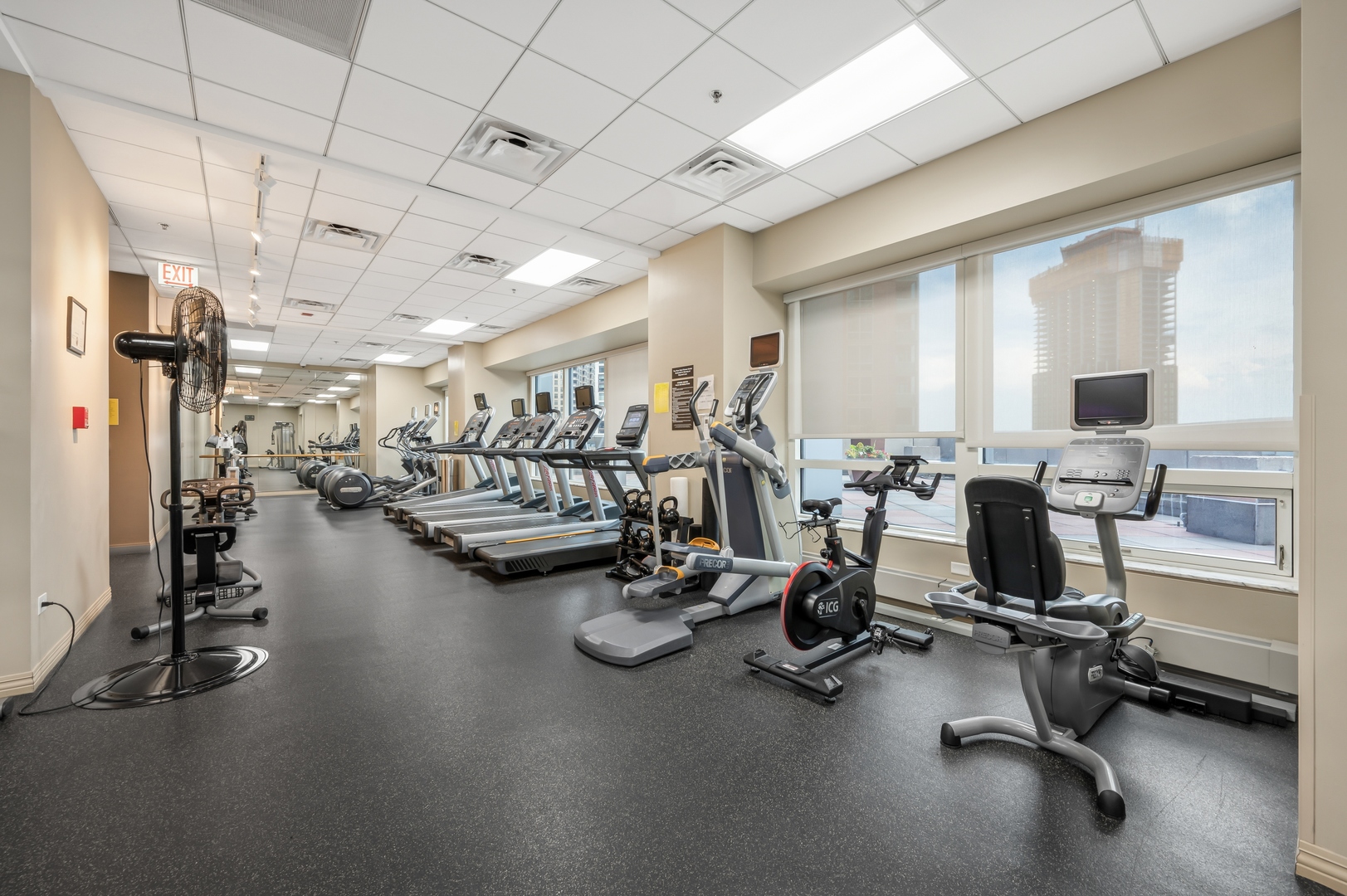 512 N McClurg Court Unit: 2902