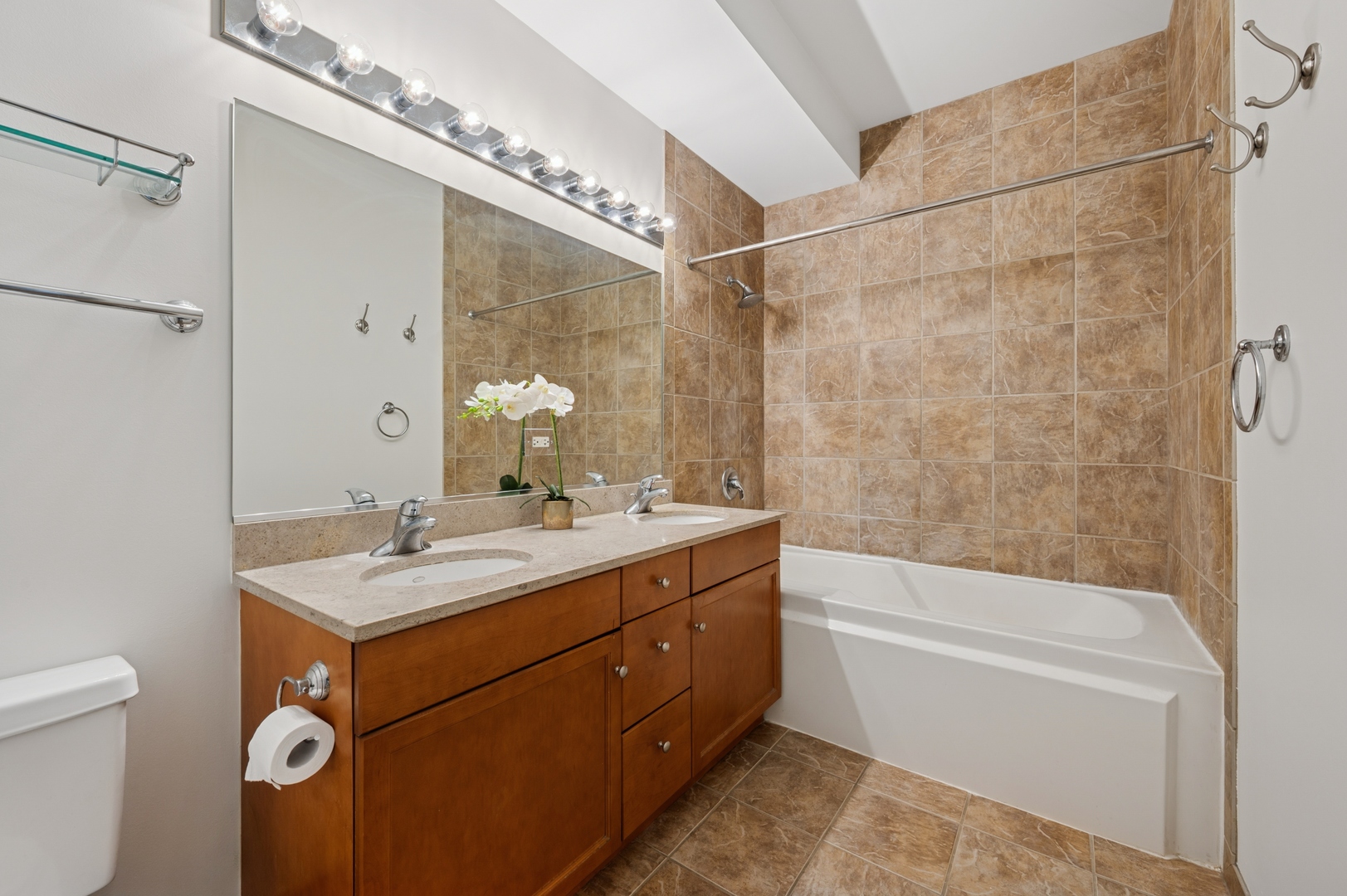 1133 S State Street Unit: 401B