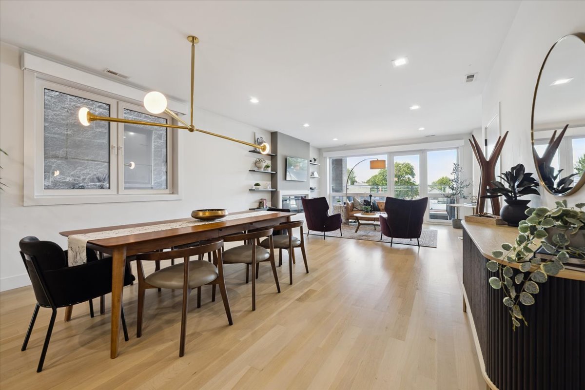 2149 W Belmont Avenue Unit: 3W