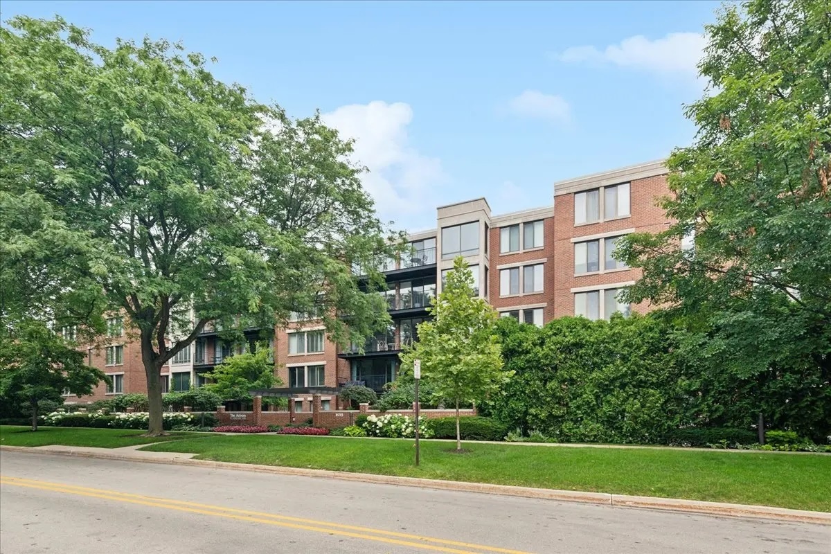 1633 Second Street Unit: 204