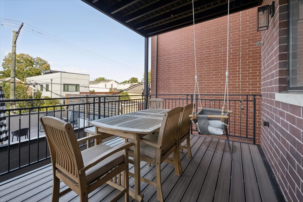 2228 W Belmont Avenue Unit: 2