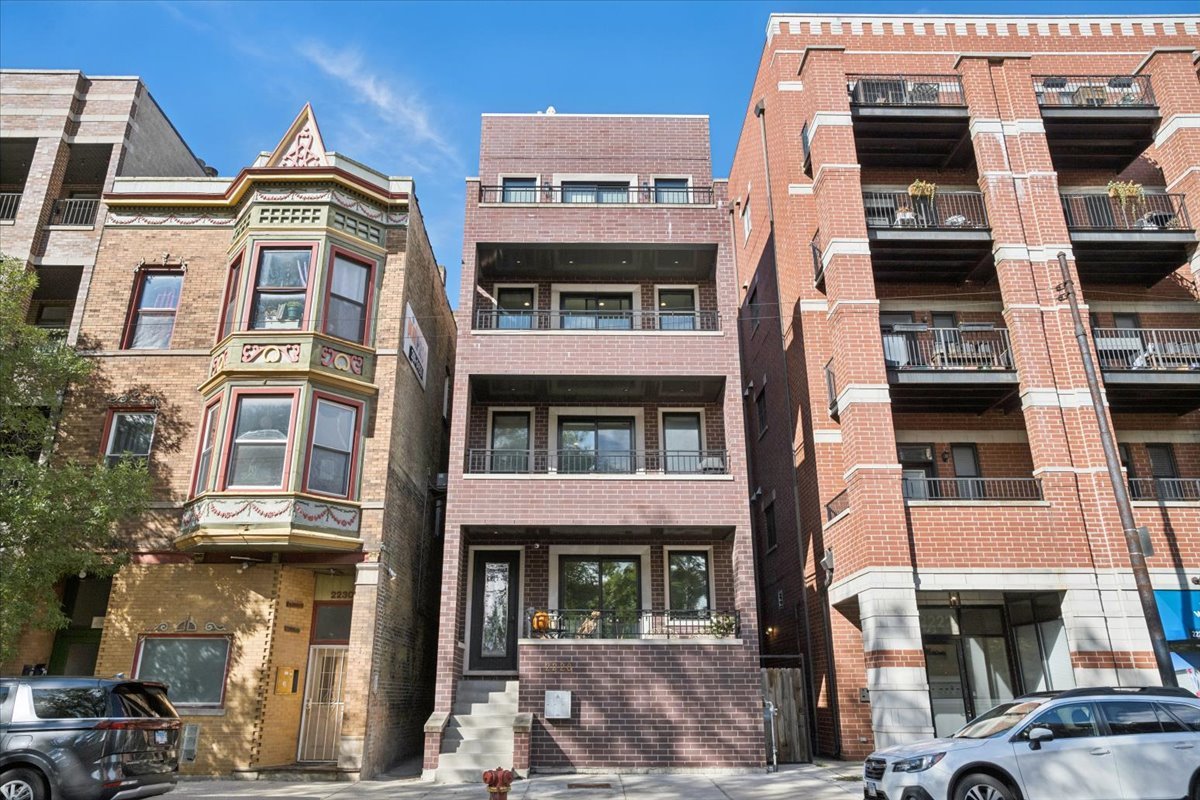 2228 W Belmont Avenue Unit: 2